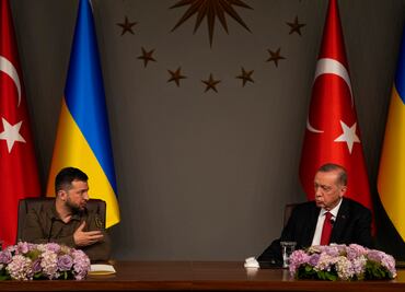 Erdogan, presidente turco, dice ante Zelensky que Ucrania "merece entrar en la OTAN"