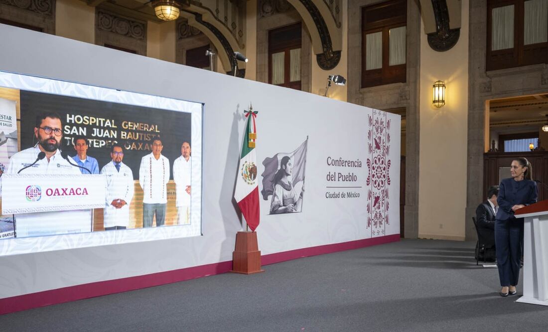 Alejandro Svarch en enlace directo en la conferencia matutina tras la inauguración del Hospital General de Tuxtepec, Oaxaca. Foto: Presidencia