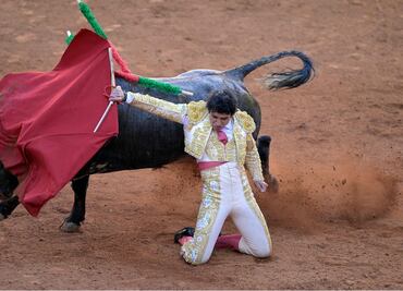 Sebastián Castella triunfa en la segunda corrida en la Plaza México