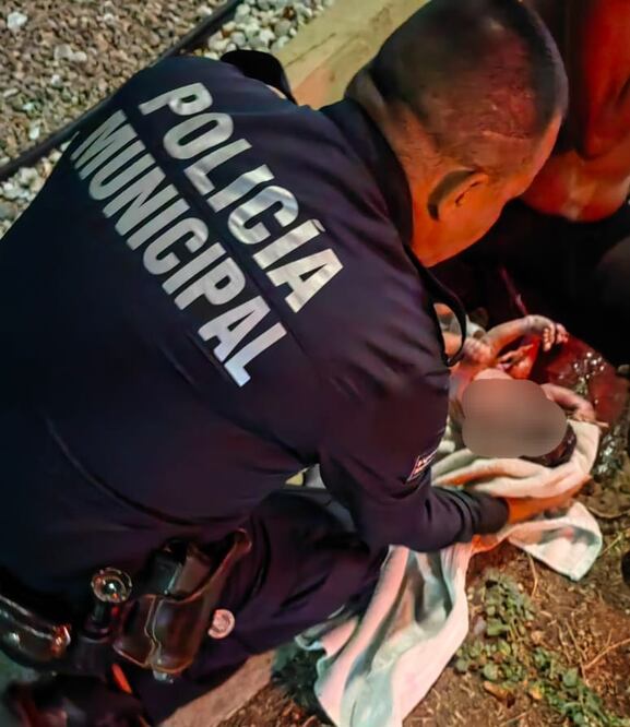 Bebé nació en la calle con ayuda de la Policía Preventiva de Hermosillo. (Foto: especial)