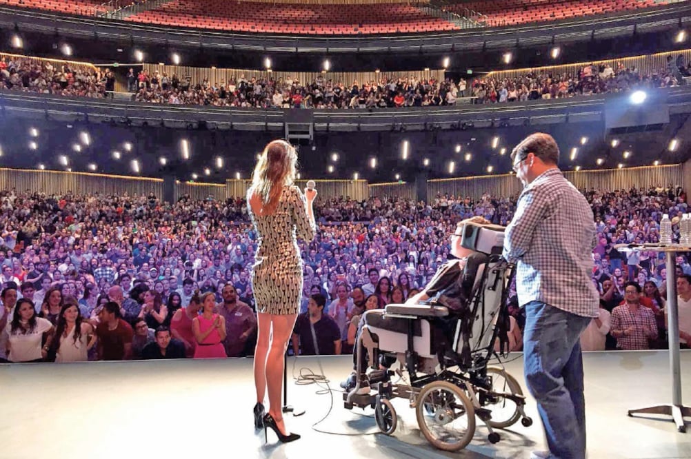 La standupera Sofía Niño de Rivera ofreció el sábado un show en honor a Luis Fernando y su familia (FOTO: TOMADA DE FACEBOOK)