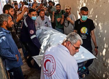 Autoridades recuperan 60 cadáveres tras la retirada de tropas israelíes de 2 barrios de Gaza