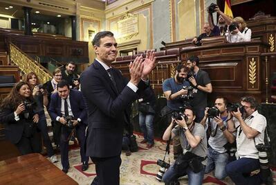El socialista Pedro Sánchez promete “modernizar” España