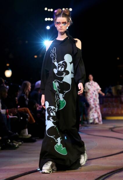 Conoce la colección de moda inspirada en Mickey Mouse con la que recordarás tu infancia 