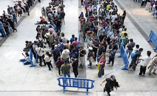 Arranca en España proceso para regularizar migrantes