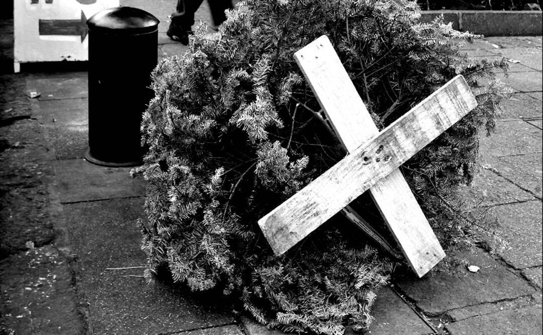 Cinco jóvenes se electrocutan al decorar árbol de Navidad