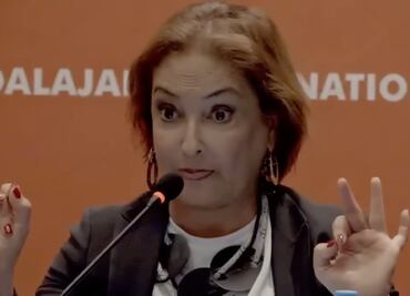 Tras ser abucheada en la FIL por defender a AMLO, Patricia Armendáriz acusa a moderadora