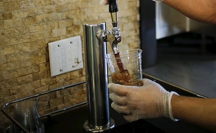 Hallan bacterias fecales en hielo de Starbucks y otras grandes cadenas de cafeterías