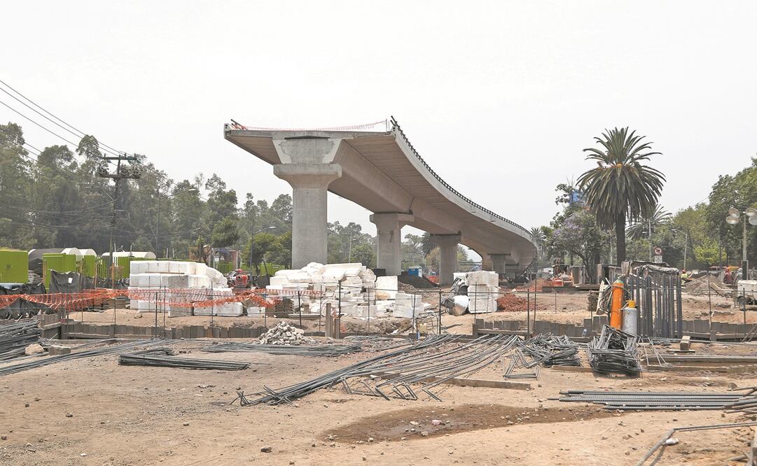 Para el puente vehicular se destinaron 680 millones de pesos y se prevé que quede terminado a finales de este mes. Foto: Carlos Mejía. EL UNIVERSAL