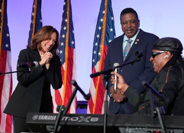 ¡Happy Birthday! Kamala Harris cumple 60 años en medio de la campaña presidencial y de la mano de Stevie Wonder