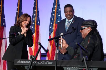 ¡Happy Birthday! Kamala Harris cumple 60 años en medio de la campaña presidencial y de la mano de Stevie Wonder