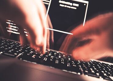 Hackers robaron información secreta a contratista de seguridad de EU: medios