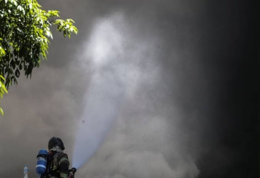 Evacuan a 200 pacientes por incendio en hospital de Río de Janeiro