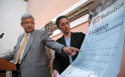 Con foto de hace más de 10 años, Sheinbaum felicita por su cumpleaños a AMLO 