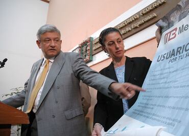 Con foto de hace más de 10 años, Sheinbaum felicita por su cumpleaños a AMLO