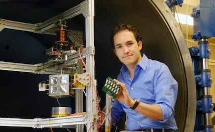 Ingeniero mexicano crea simulador espacial en el MIT