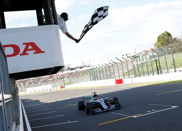 Hamilton dominó el GP de Japón y se acerca al título