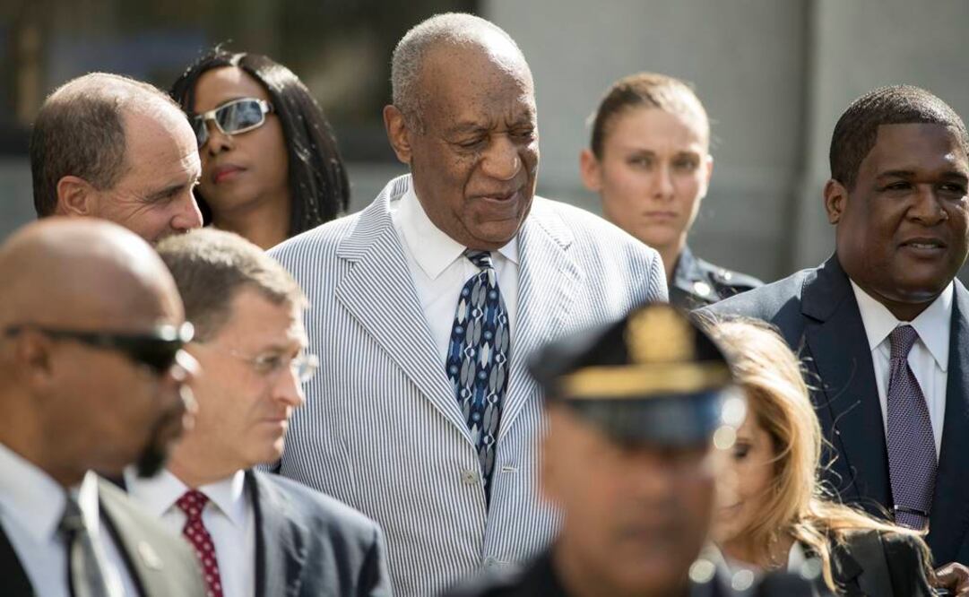 El equipo legal de Cosby abordó el asunto fuera de la corte el martes tras una audiencia sobre su caso de abuso sexual en un suburbio de Filadelfia. FOTO: AP.