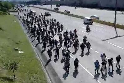 Cuarta caravana de 800 migrantes sale de El Salvador rumbo a EU