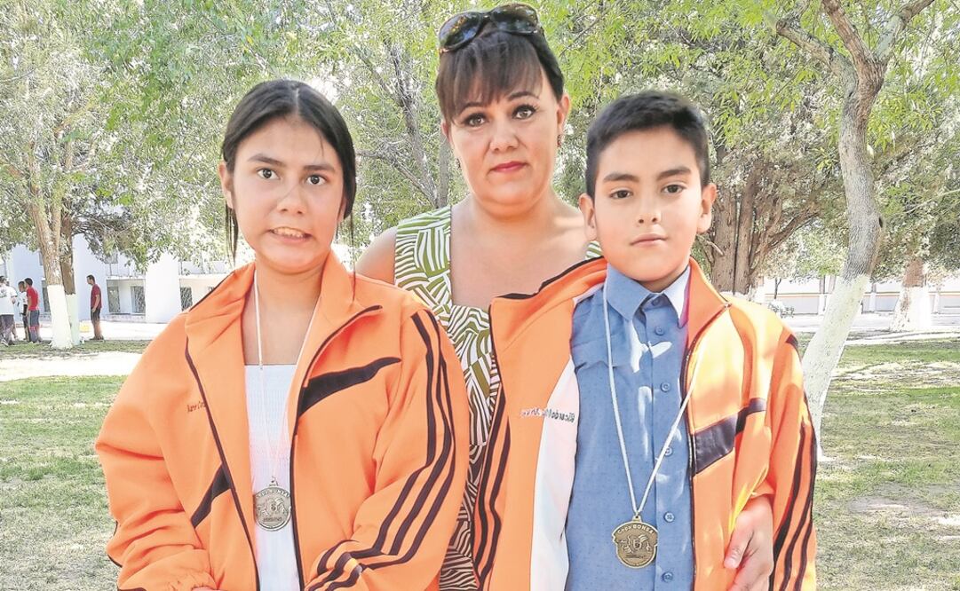Los hijos de Martha Alvarado, Karen, de 15 años de edad, y Ricardo, de 10, son deportista s. Ambos participan en lanzamiento de bala, atletismo, gimnasia rítmica y natación.