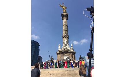 Ángel de la Independencia se convierte en pasarela de moda 