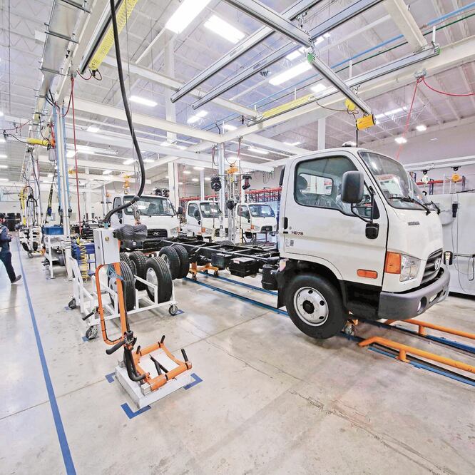 El 78.6% de las exportaciones de vehículos mexicanos van a EU. ARCHIVO EL UNIVERSAL