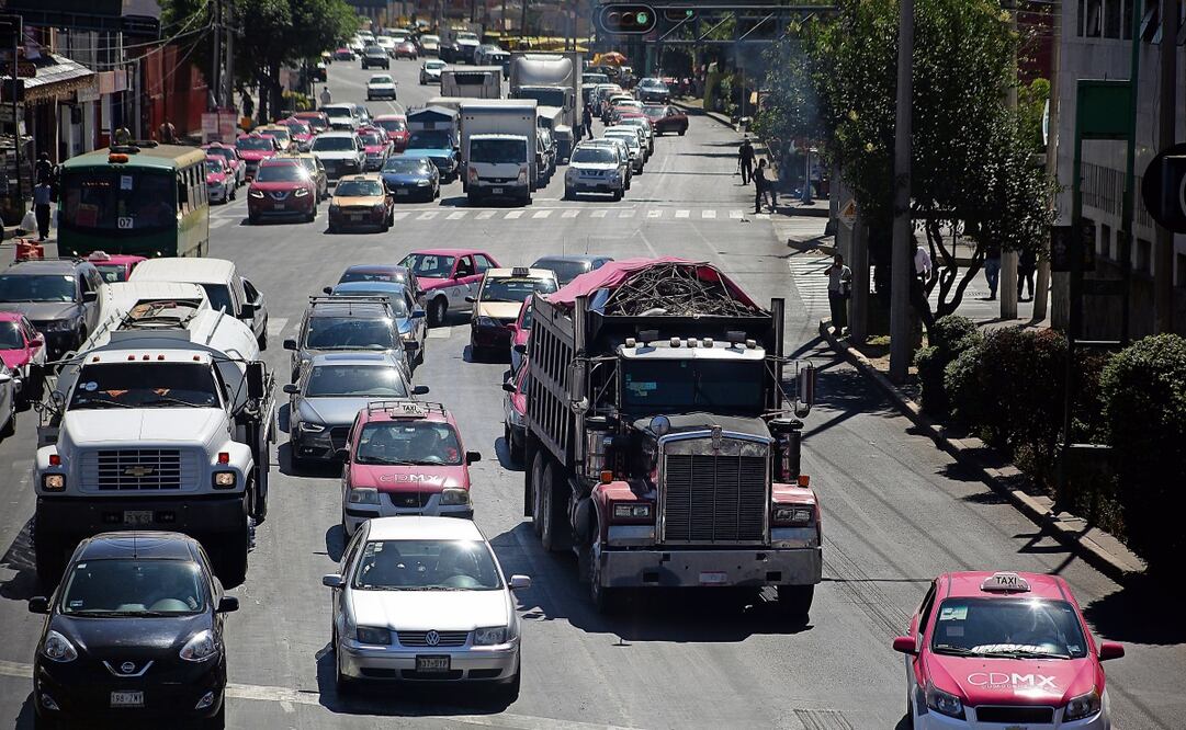 Debido a la contingencia ambiental en la ZMV se activó el doble Hoy No Circula. Foto: Archivo | El Universal