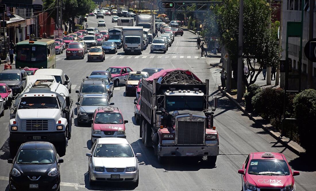 Debido a la contingencia ambiental en la ZMV se activó el doble Hoy No Circula. Foto: Archivo | El Universal