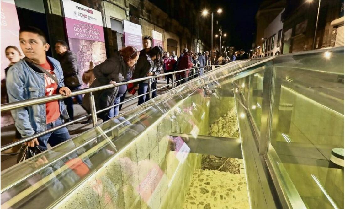 Bridge opens with fascinating views of pyramid ruins in Mexico City