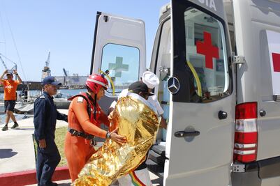 Resultan heridos dos tripulantes de barco pesquero en BC