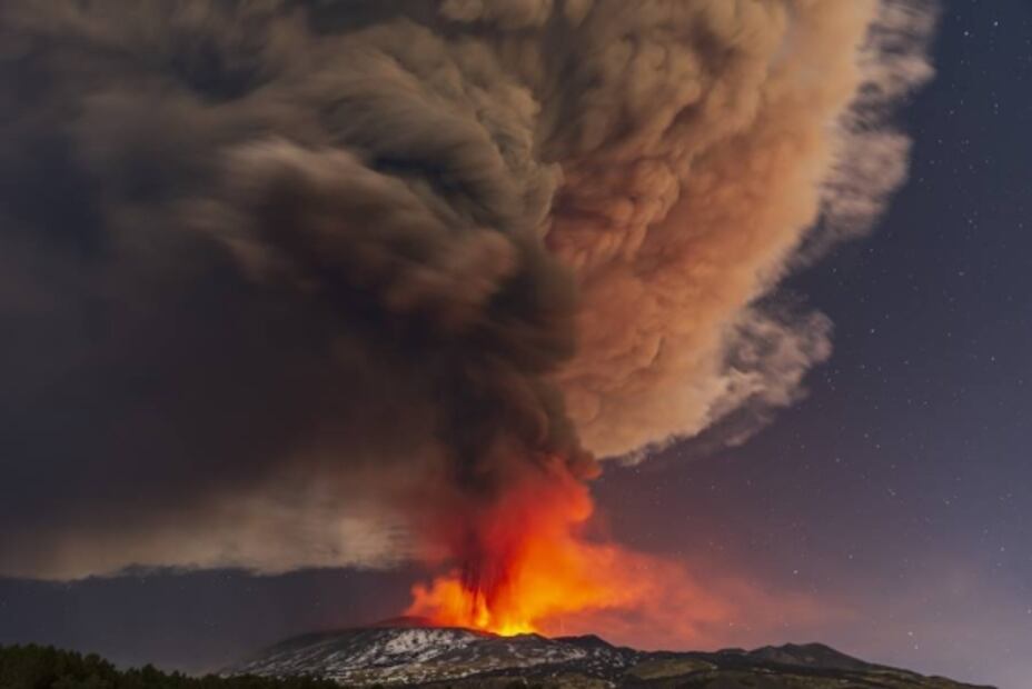 Fotos. Así se ve la erupción del volcán Etna en Italia