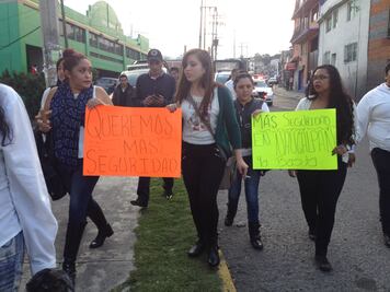 Marchan vecinos de Naucalpan; exigen mayor seguridad