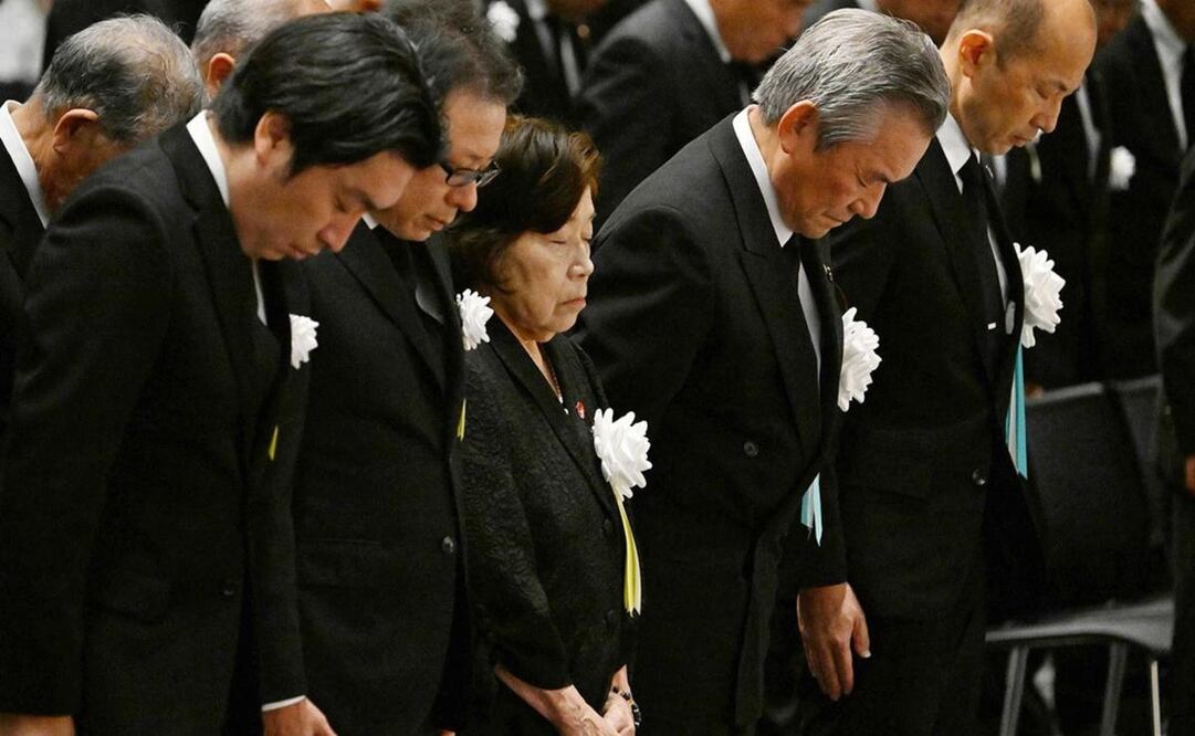 Nagasaki se vio obligada a cambiar el horario del servicio conmemorativo debido al tifón Khanun. Foto: EFE/EPA/JIJI PRESS JAPAN OUT
