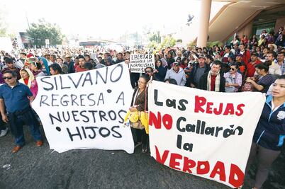 Piden liberar a normalistas y a ex líder de autodefensas