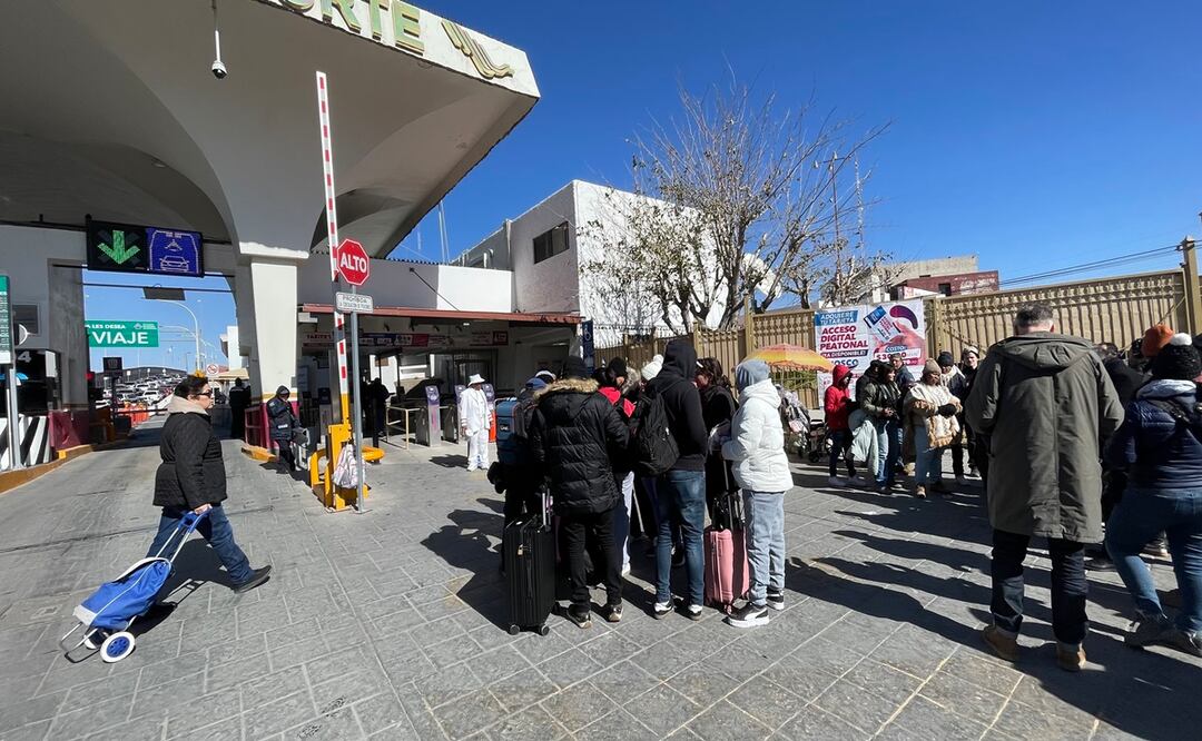 Migrantes en Ciudad Juárez frustrados por cancelación de citas del CBP One; esperaban con esperanza su trámite de asilo. Foto: Paola Gamboa