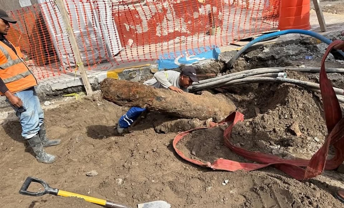 El cañón fue descubierto entre las calles Independencia y Emparan del centro de Veracruz. Foto: Especial.