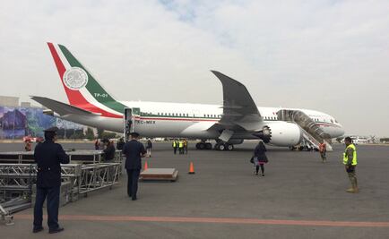 Estudiantes viajan con EPN en nuevo avión