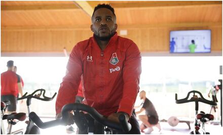 Jefferson Farfán dio positivo a Covid-19, confirma el Lokomotiv 