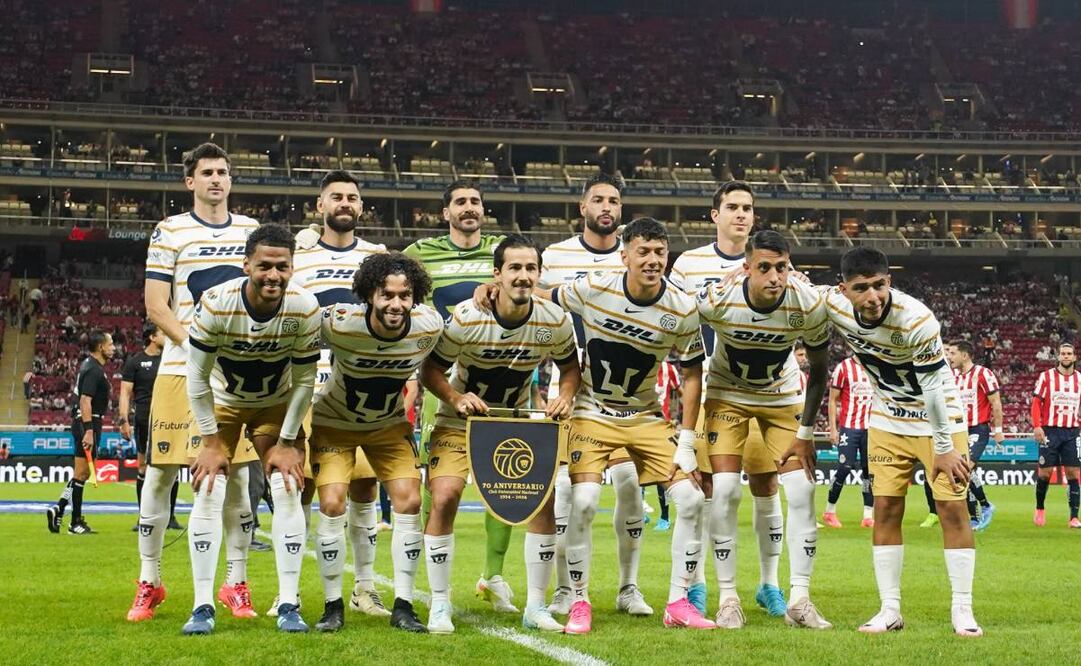 Jugador de Pumas cumple promesa y le regala una casa a sus padres FOTO: IMAGO