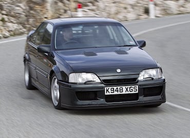 Vauxhall Lotus Carlton, odiado por la policía y el gobierno británicos