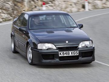 Vauxhall Lotus Carlton, odiado por la policía y el gobierno británicos