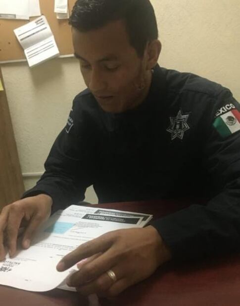 Le arrojaron ácido en 2017 pero volvió a la Policía