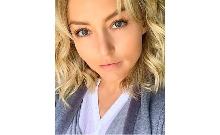 Angelique Boyer celebra en bikini y topless sus 32 años 