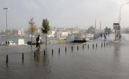 ​Video: Tormenta de granizo causa daños y paraliza Estambul