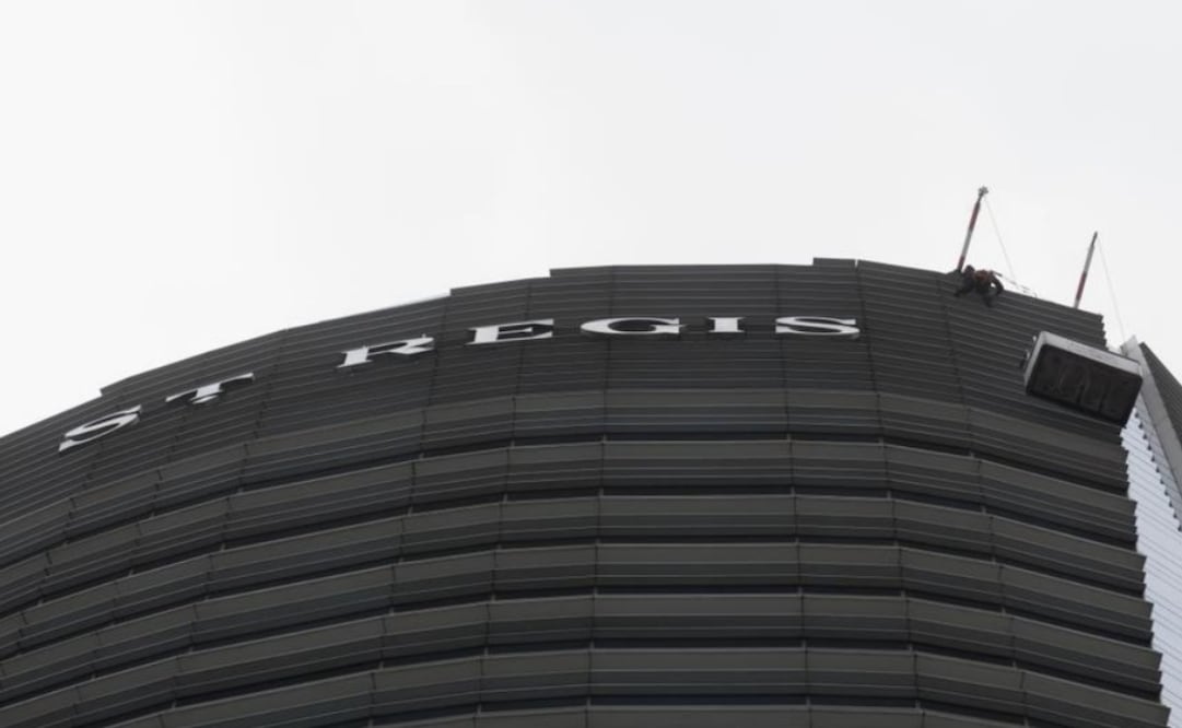 Falla en andamio deja a trabajador suspendido entre los pisos 34 y 39 del Hotel St. Regis (16/03/2026). Foto: Osmar Alvarado / EL UNIVERSAL