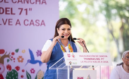Clara Brugada inaugura canchas “Pioneras del 71” en Xochimilco; queremos vivir el Mundial jugando futbol en canchas nuevas, dice