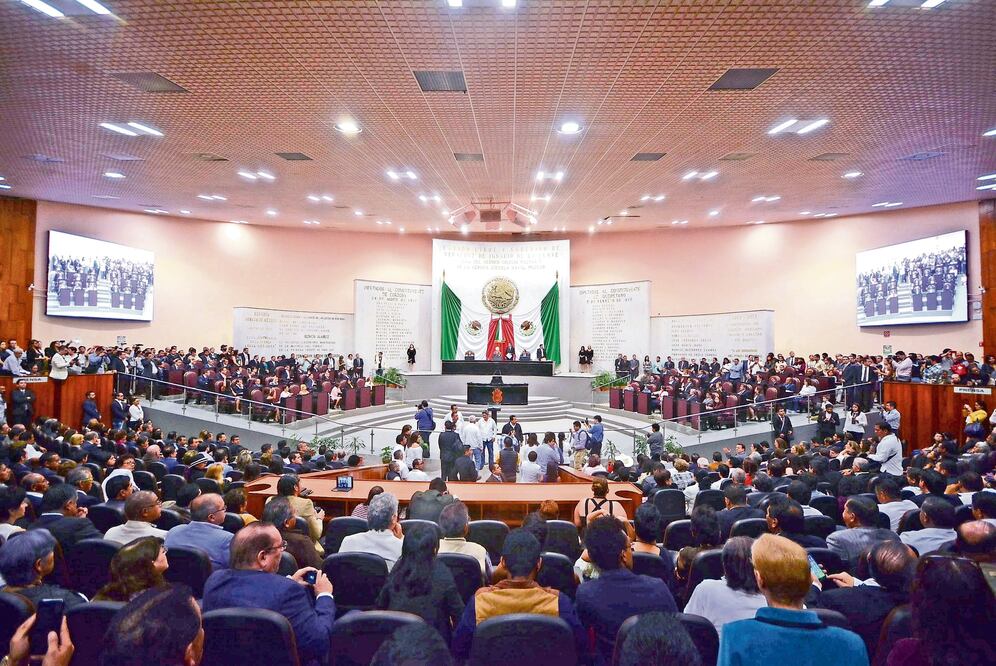 La Mesa Directiva de la 64 Legislatura del Congreso del Estado la presidirán mujeres: la panista María Elisa Manterola, como presidenta. (FOTO: ALBERTO ROA. CUARTOSCURO)