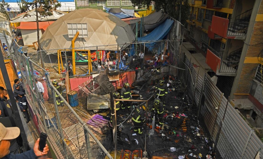 Incendio en el Multifamiliar Tlalpan (Foto: ARMANDO MARTÍNEZ ARGUELLES / EL GRÁFICO)