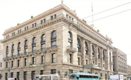 Mexico cuts second quarter debt issuance by 17.4 bln pesos