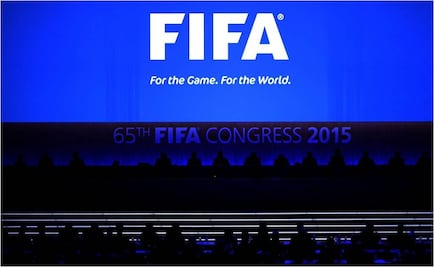 Fiscales revisan 28 casos de lavado en FIFA